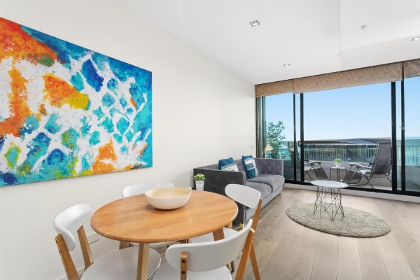 Waterfront Melbourne Apartments image 19