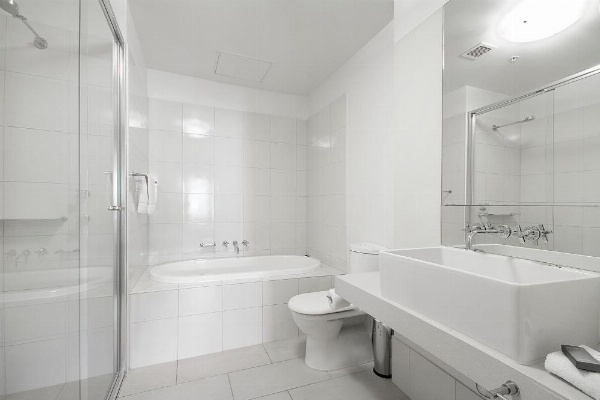 Waterfront Melbourne Apartments image 23