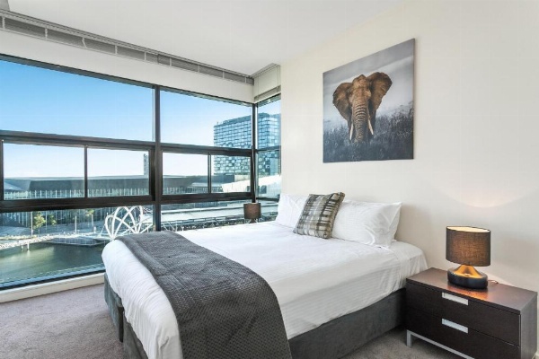 Waterfront Melbourne Apartments image 24