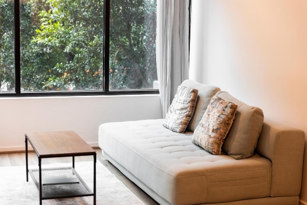 Waterfront Melbourne Apartments image 5